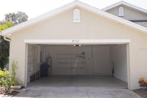 Townhouse in Tampa, Florida 2 bedrooms, 137.87 sq.m. № 1919539 - photo 26
