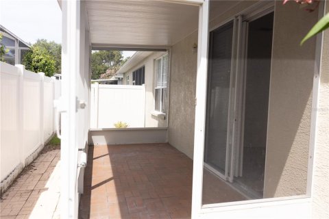 Townhouse in Tampa, Florida 2 bedrooms, 137.87 sq.m. № 1919539 - photo 24