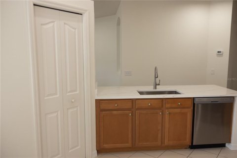 Townhouse in Tampa, Florida 2 bedrooms, 137.87 sq.m. № 1919539 - photo 11