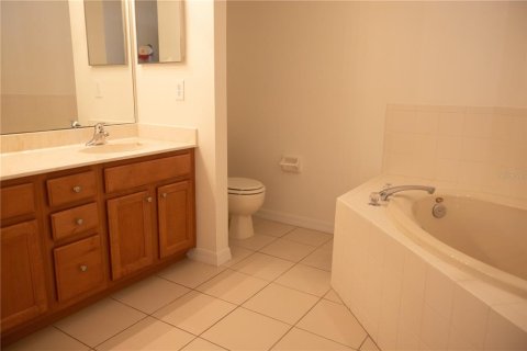 Townhouse in Tampa, Florida 2 bedrooms, 137.87 sq.m. № 1919539 - photo 17