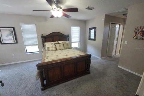 House in Spring Hill, Florida 3 bedrooms, 168.06 sq.m. № 2212707 - photo 19