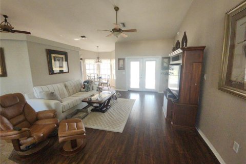 House in Spring Hill, Florida 3 bedrooms, 168.06 sq.m. № 2212707 - photo 14
