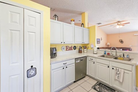 House in Palm Coast, Florida 4 bedrooms, 161.09 sq.m. № 1689986 - photo 15