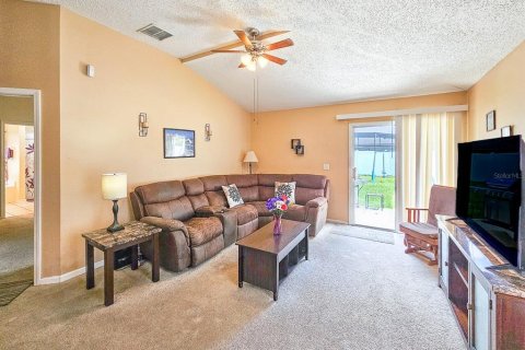 House in Palm Coast, Florida 4 bedrooms, 161.09 sq.m. № 1689986 - photo 9