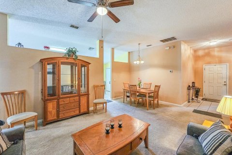 House in Palm Coast, Florida 4 bedrooms, 161.09 sq.m. № 1689986 - photo 5