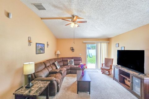 House in Palm Coast, Florida 4 bedrooms, 161.09 sq.m. № 1689986 - photo 11