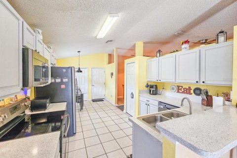 House in Palm Coast, Florida 4 bedrooms, 161.09 sq.m. № 1689986 - photo 12