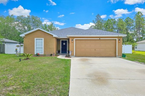 House in Palm Coast, Florida 4 bedrooms, 161.09 sq.m. № 1689986 - photo 1