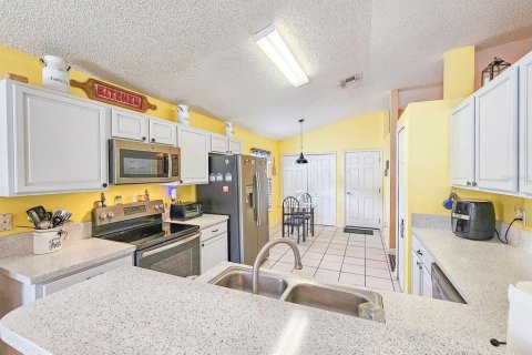 House in Palm Coast, Florida 4 bedrooms, 161.09 sq.m. № 1689986 - photo 13