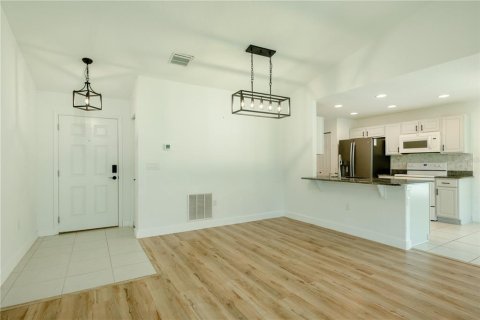 House in Palm Coast, Florida 3 bedrooms, 126.9 sq.m. № 1893814 - photo 10