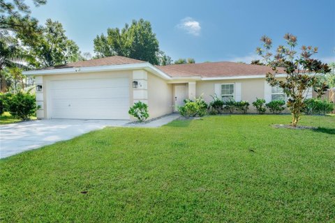 House in Palm Coast, Florida 3 bedrooms, 126.9 sq.m. № 1893814 - photo 1