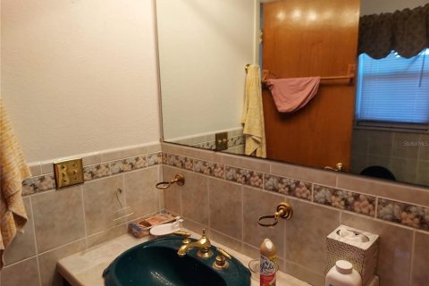 House in Holiday, Florida 3 bedrooms, 182.74 sq.m. № 1786388 - photo 8