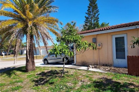 House in Holiday, Florida 3 bedrooms, 182.74 sq.m. № 1786388 - photo 3