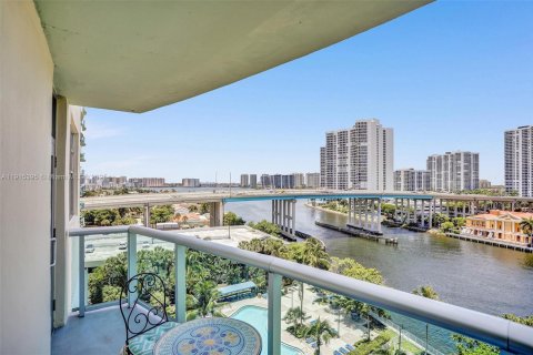 Copropriété à louer à Sunny Isles Beach, Floride: 1 chambre, 92.9 m2 № 1971581 - photo 10