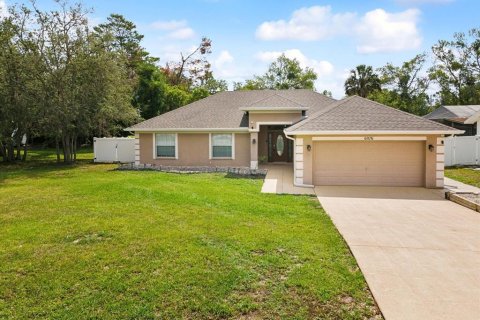 House in Spring Hill, Florida 4 bedrooms, 164.9 sq.m. № 1678124 - photo 1