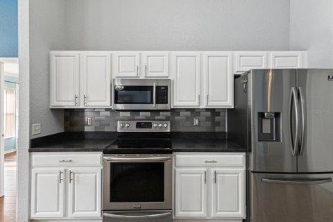 House in Spring Hill, Florida 4 bedrooms, 164.9 sq.m. № 1678124 - photo 9