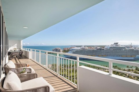 Condo in Miami Beach, Florida, 2 bedrooms  № 2069555 - photo 16