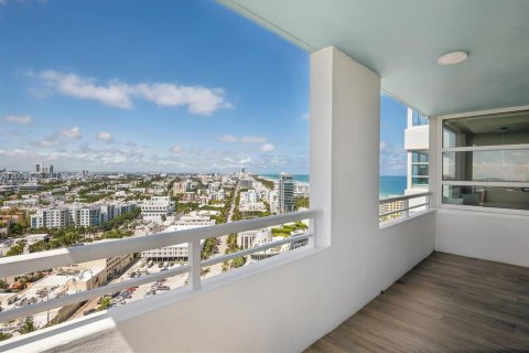 Condo in Miami Beach, Florida, 2 bedrooms  № 2069555 - photo 21