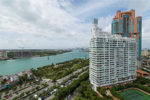Condo in Miami Beach, Florida, 2 bedrooms  № 2069555 - photo 26