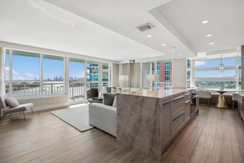 Condo in Miami Beach, Florida, 2 bedrooms  № 2069555