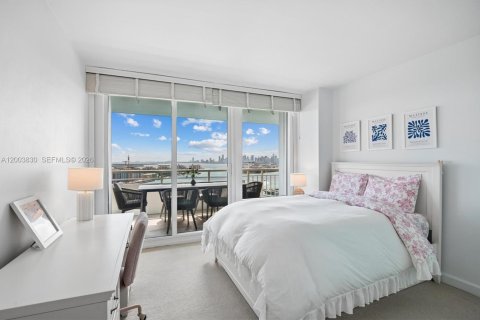 Condo in Miami Beach, Florida, 2 bedrooms  № 2069555 - photo 14
