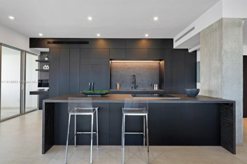 Купить кондоминиум в Майами-Бич, Флорида 2 спальни, 181.16м2, № 1958027 - фото 3