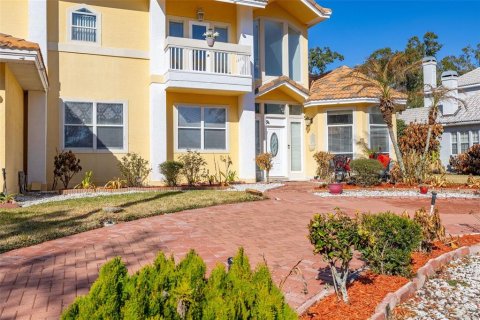 House in Kissimmee, Florida 4 bedrooms, 295.15 sq.m. № 2215944 - photo 4