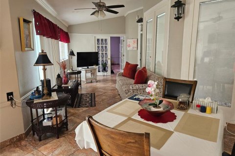 House in Kissimmee, Florida 4 bedrooms, 295.15 sq.m. № 2215944 - photo 30