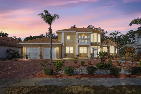House in Kissimmee, Florida 4 bedrooms, 295.15 sq.m. № 2215944 - photo 2