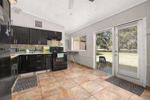 House in Kissimmee, Florida 4 bedrooms, 295.15 sq.m. № 2215944 - photo 29