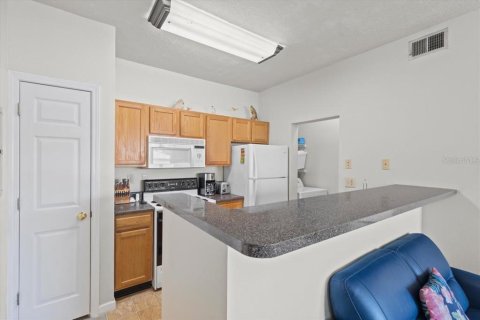 Condo in Seminole, Florida, 2 bedrooms  № 1761569 - photo 14