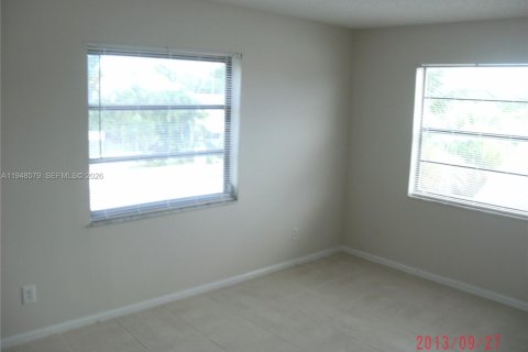 Condo in Lake Worth, Florida, 2 bedrooms № 2004509 - photo 6