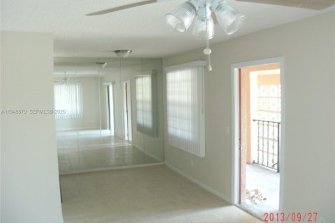 Condo in Lake Worth, Florida, 2 bedrooms № 2004509