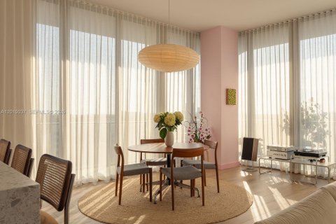 Condo in Miami, Florida, 3 bedrooms  № 2078092 - photo 21