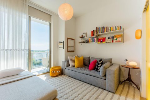 Condo in Miami, Florida, 3 bedrooms  № 2078092 - photo 11