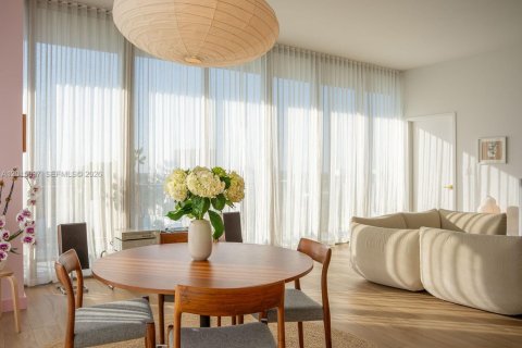 Condo in Miami, Florida, 3 bedrooms  № 2078092 - photo 2