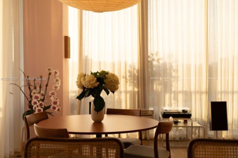 Condo in Miami, Florida, 3 bedrooms  № 2078092 - photo 25