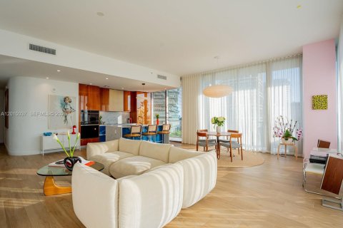 Condo in Miami, Florida, 3 bedrooms  № 2078092 - photo 20