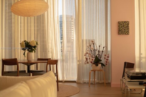 Condo in Miami, Florida, 3 bedrooms  № 2078092 - photo 24