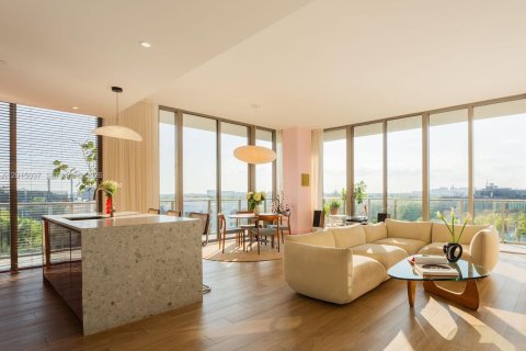 Condo in Miami, Florida, 3 bedrooms  № 2078092 - photo 3