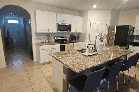 Villa ou maison à vendre à Kissimmee, Floride: 4 chambres, 171.5 m2 № 2232351 - photo 2