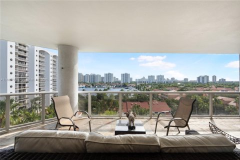 Condominio en venta en Aventura, Florida, 3 dormitorios, 169.08 m2 № 1812197 - foto 16