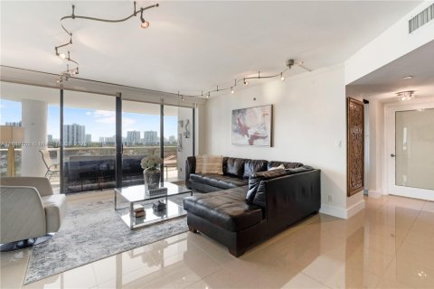 Condominio en venta en Aventura, Florida, 3 dormitorios, 169.08 m2 № 1812197 - foto 2