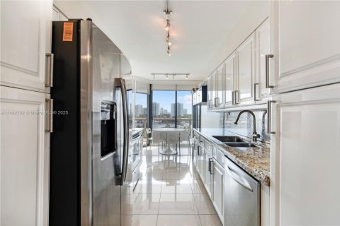 Condominio en venta en Aventura, Florida, 3 dormitorios, 169.08 m2 № 1812197 - foto 8