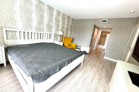 Condominio en alquiler en Hallandale Beach, Florida, 2 dormitorios, 106.84 m2 № 1921460 - foto 24