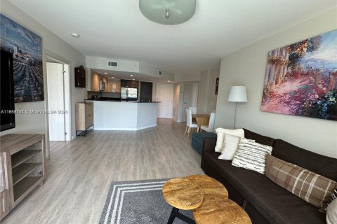 Condominio en alquiler en Hallandale Beach, Florida, 2 dormitorios, 106.84 m2 № 1921460 - foto 15