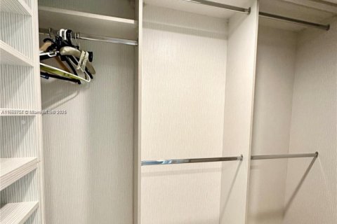 Condominio en alquiler en Hallandale Beach, Florida, 2 dormitorios, 106.84 m2 № 1921460 - foto 30