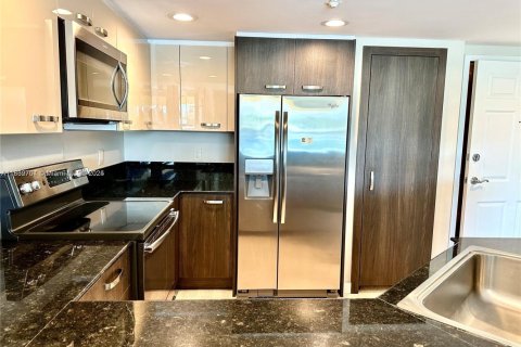 Condominio en alquiler en Hallandale Beach, Florida, 2 dormitorios, 106.84 m2 № 1921460 - foto 12