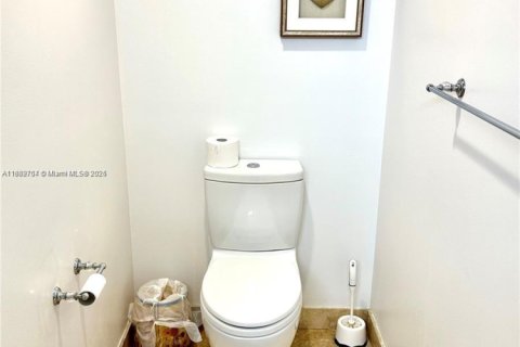Condominio en alquiler en Hallandale Beach, Florida, 2 dormitorios, 106.84 m2 № 1921460 - foto 28