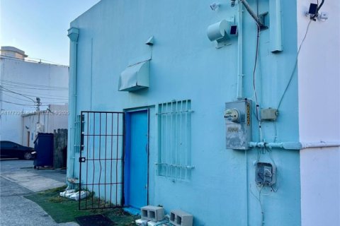 Commercial property in Hollywood, Florida № 1868066 - photo 8